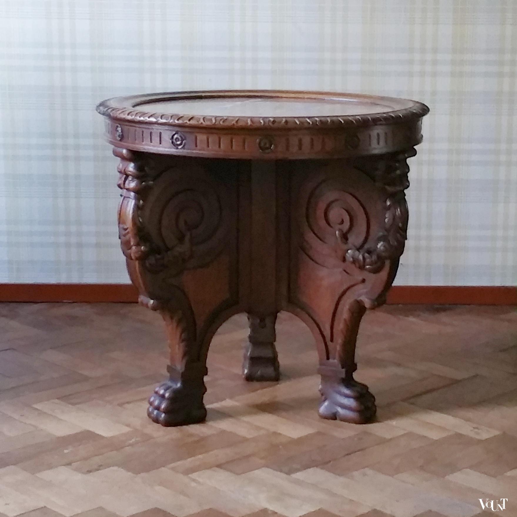 Antieke tafel met rood marmeren blad, 2e helft 19e eeuw