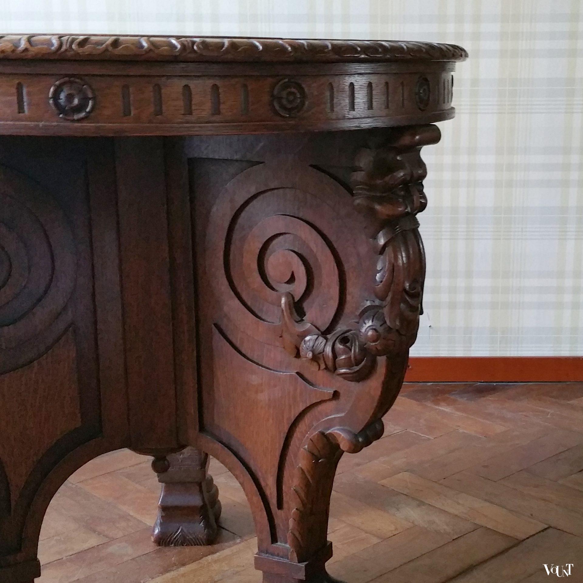 Antieke tafel met rood marmeren blad, 2e helft 19e eeuw