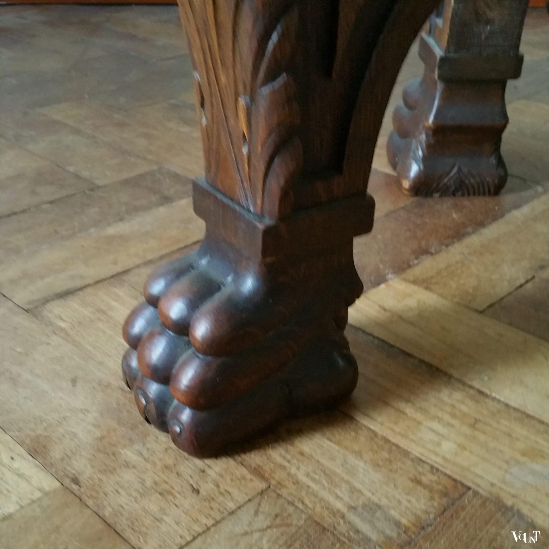 Antieke tafel met rood marmeren blad, 2e helft 19e eeuw