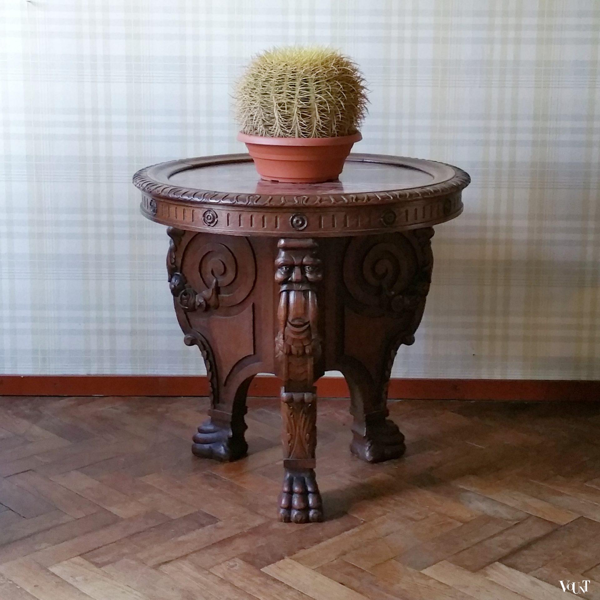 Antieke tafel met rood marmeren blad, 2e helft 19e eeuw