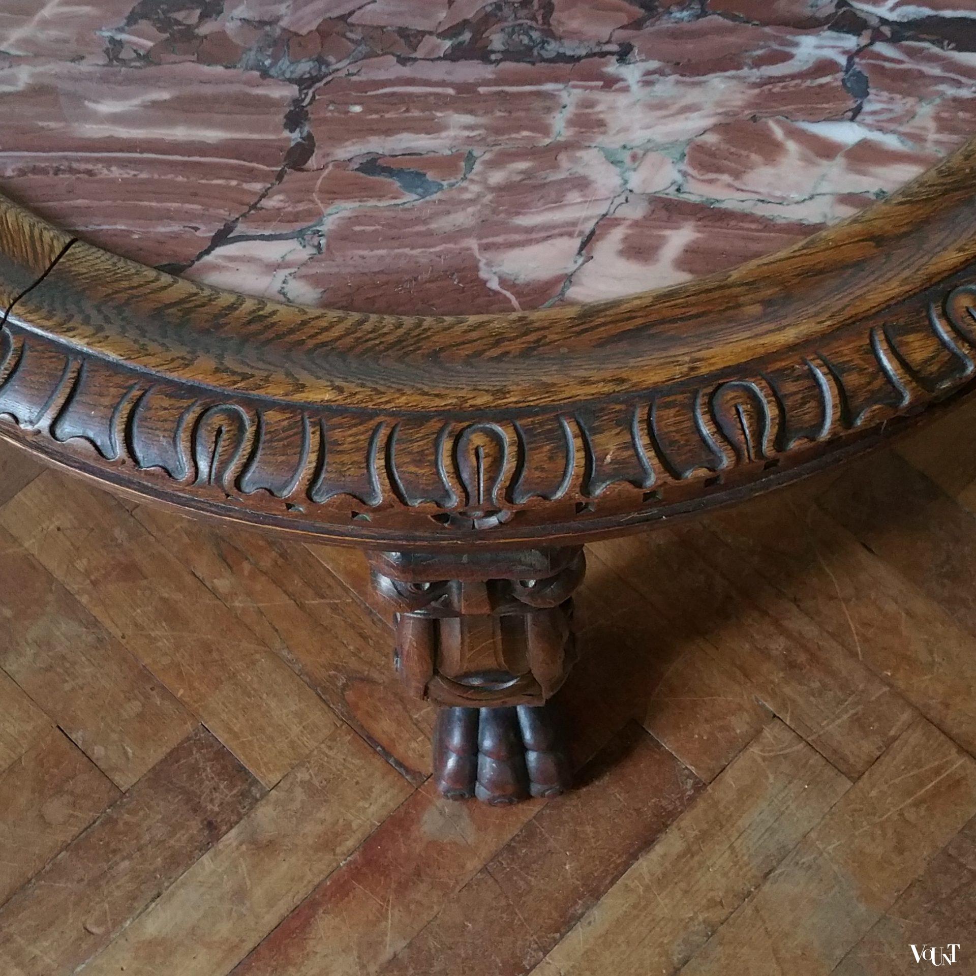 Antieke tafel met rood marmeren blad, 2e helft 19e eeuw