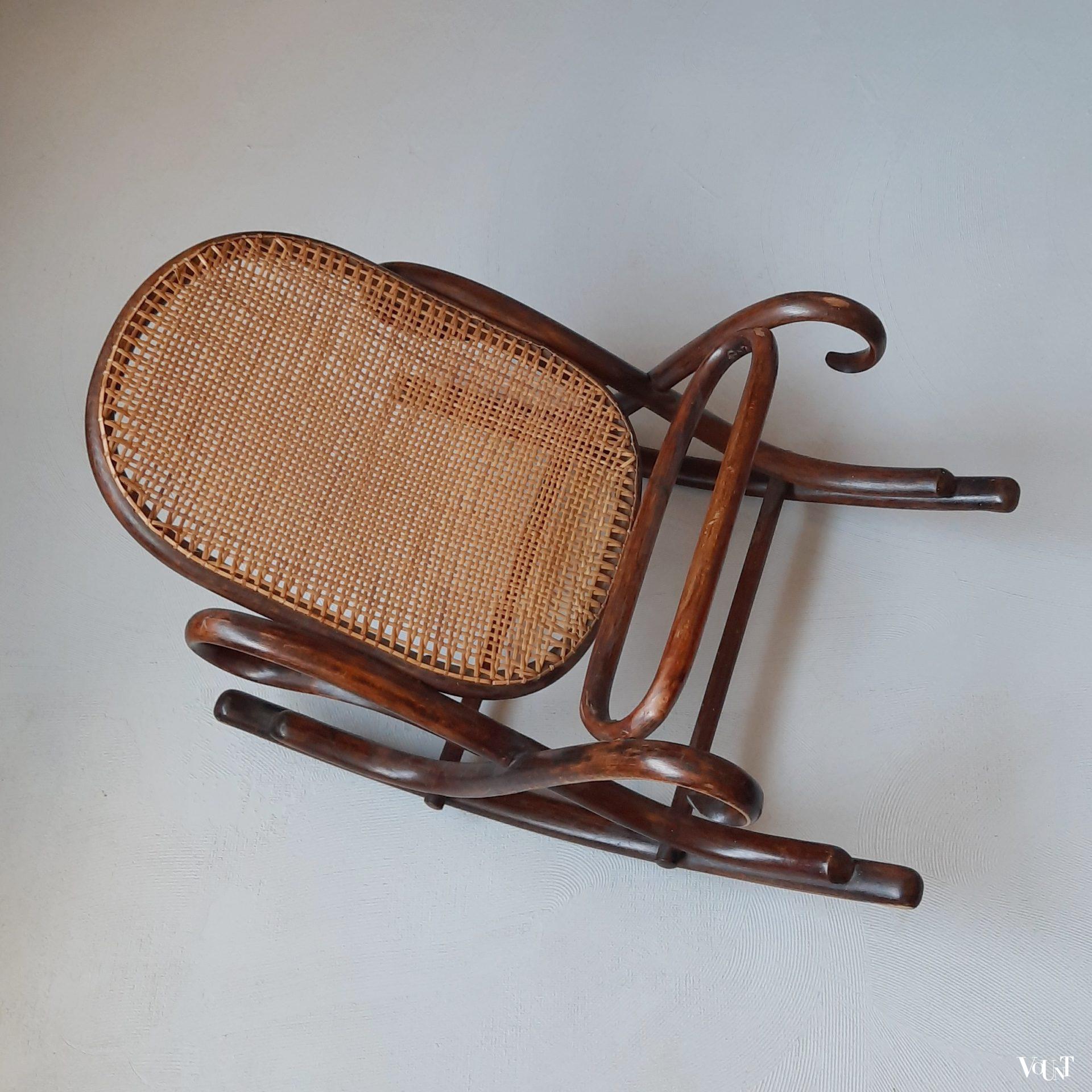 Vintage bentwood en rotan voetensteun