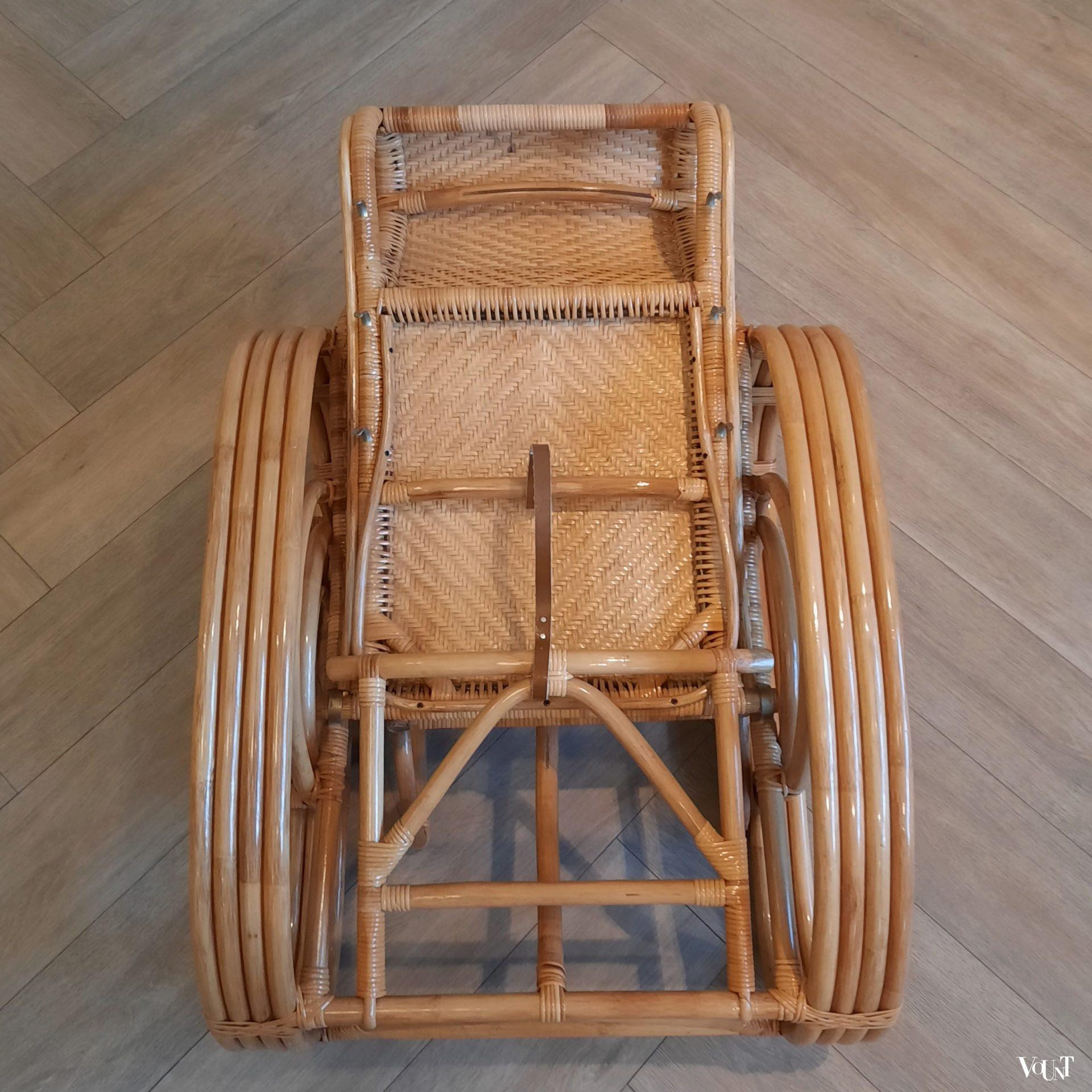 Vintage rotan lounge stoel met voetenbank