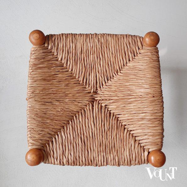 Houten kruk met biezen zitting, jaren '60