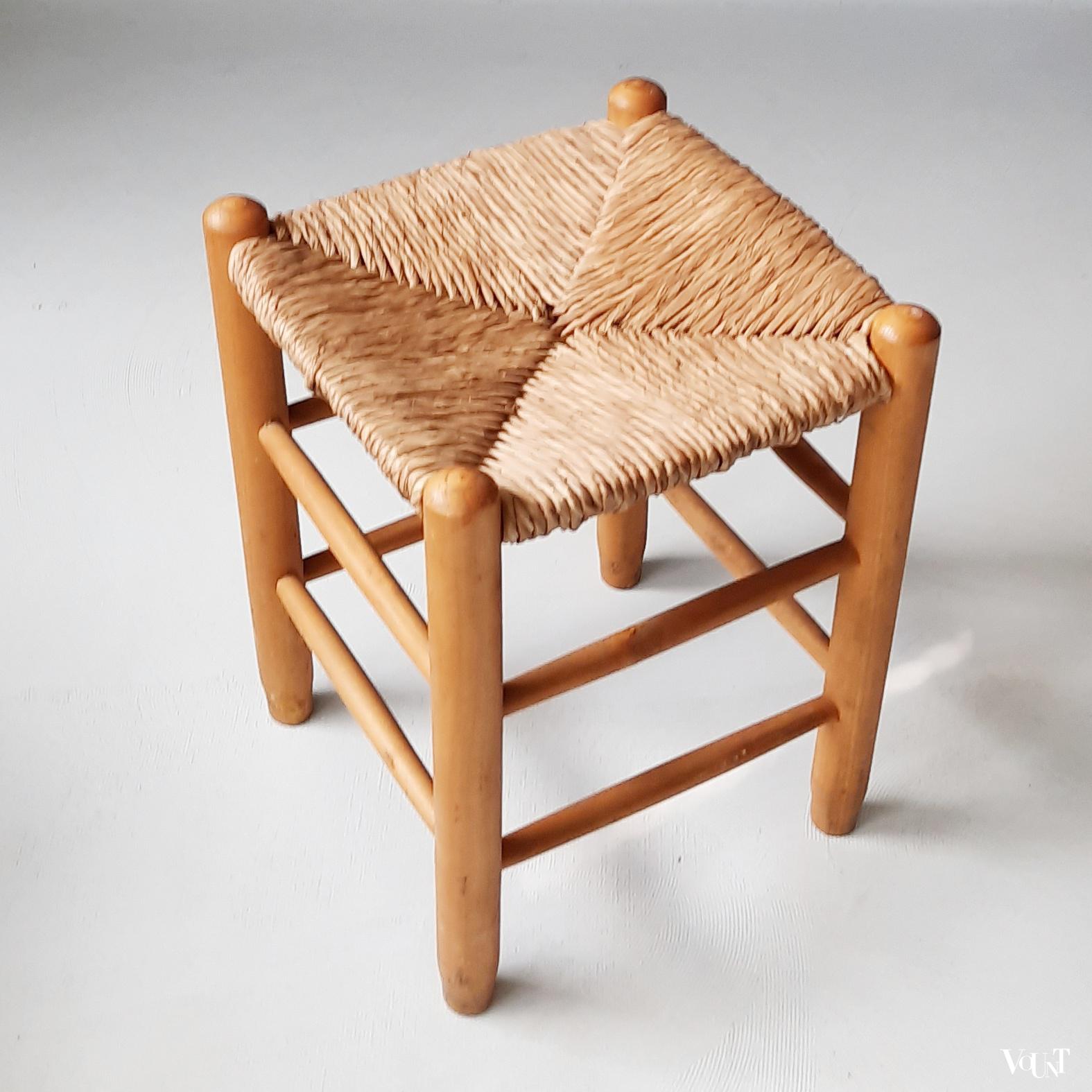 Houten kruk met biezen zitting, jaren '60