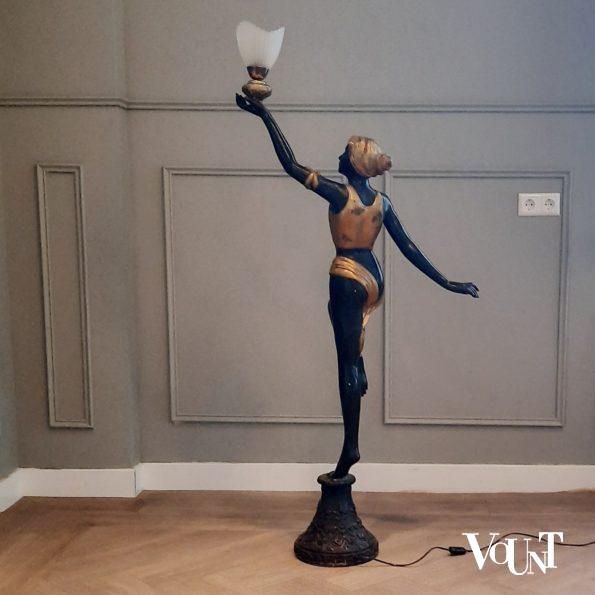 Art deco vloerlamp vrouw, rond 1920