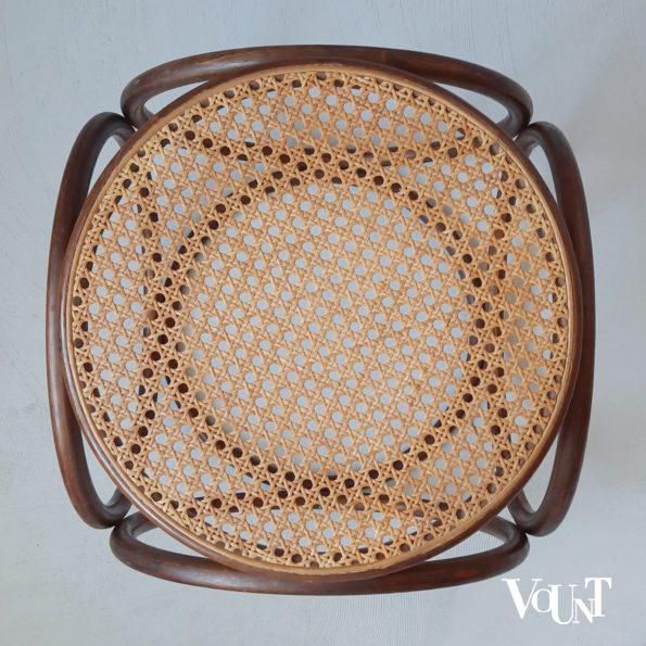 Kruk met houten ringen en rotan webbing, jaren '70