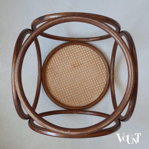 Kruk met houten ringen en rotan webbing, jaren '70