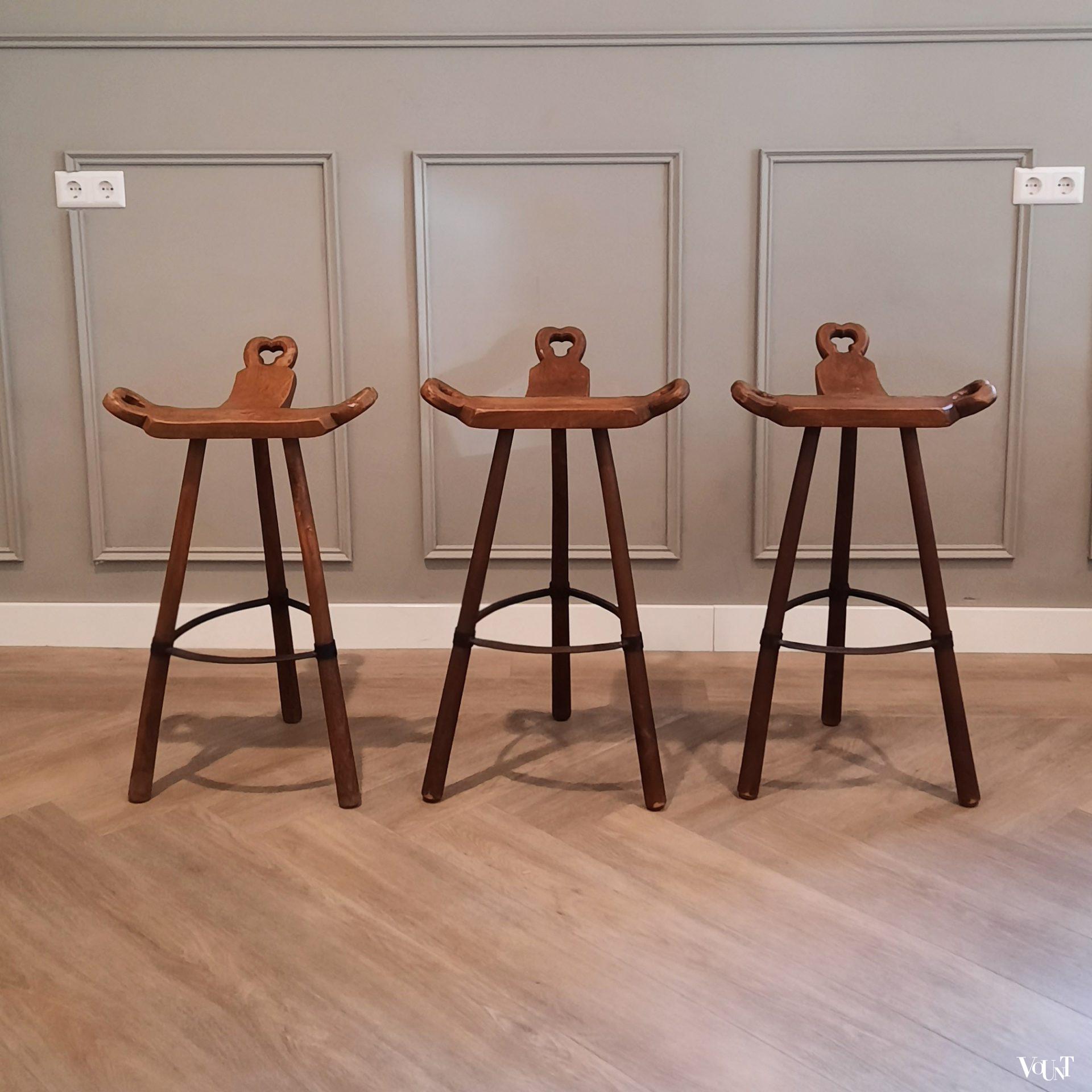 Set van 3 houten Spaanse barkrukken, jaren '60