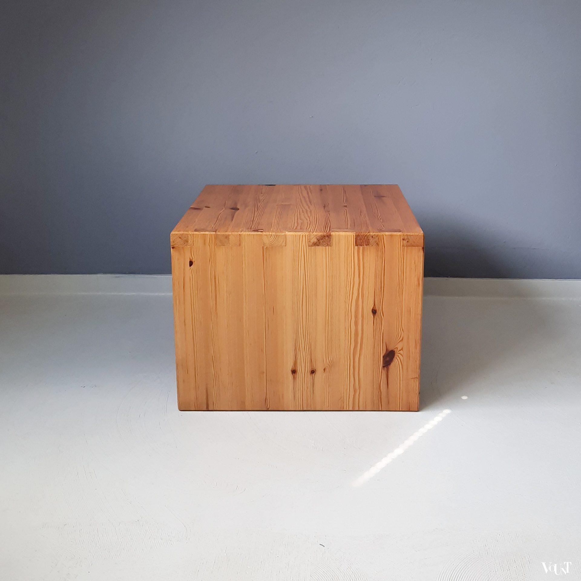 Grenenhouten bijzettafel, Ate van Apeldoorn, jaren '70