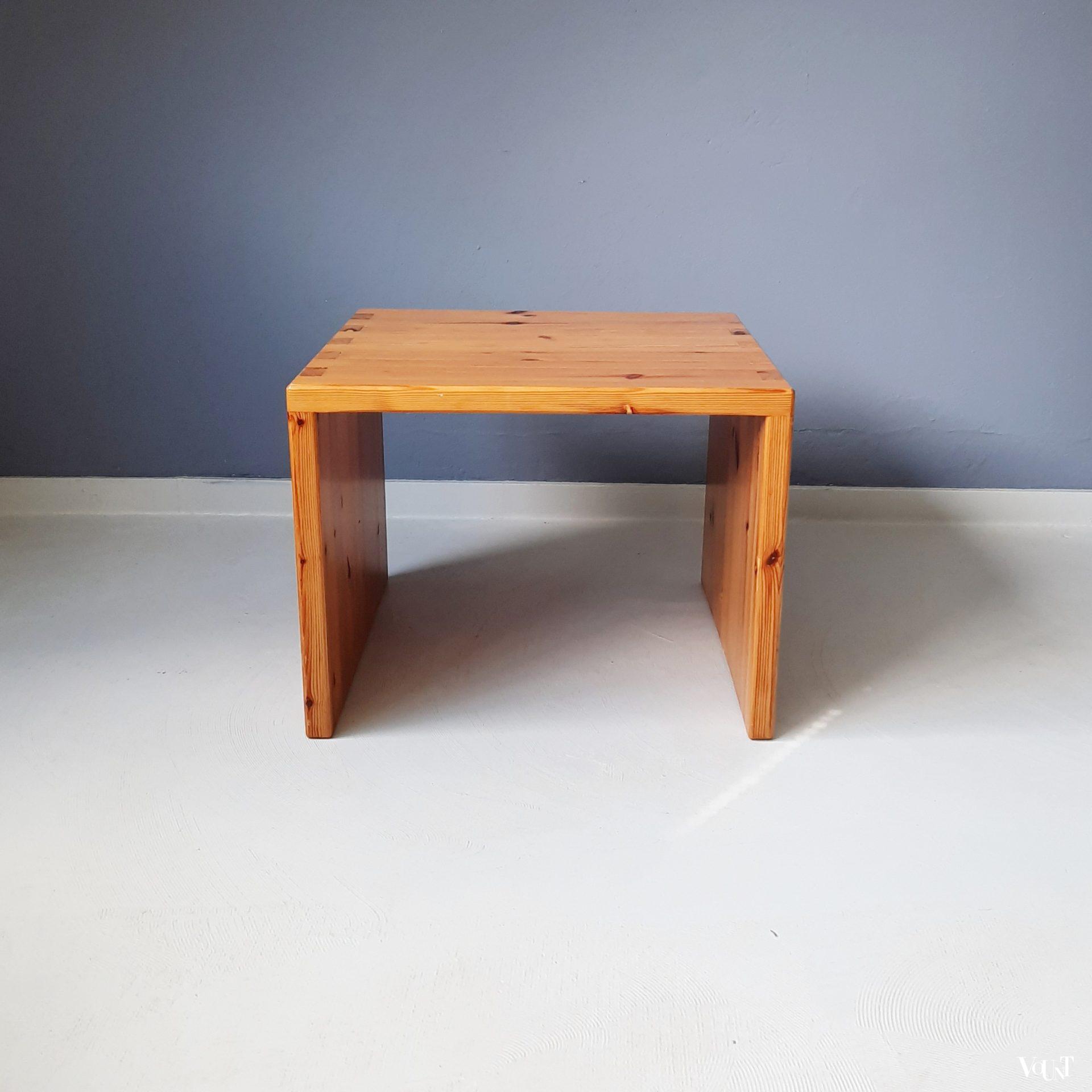 Grenenhouten bijzettafel, Ate van Apeldoorn, jaren '70