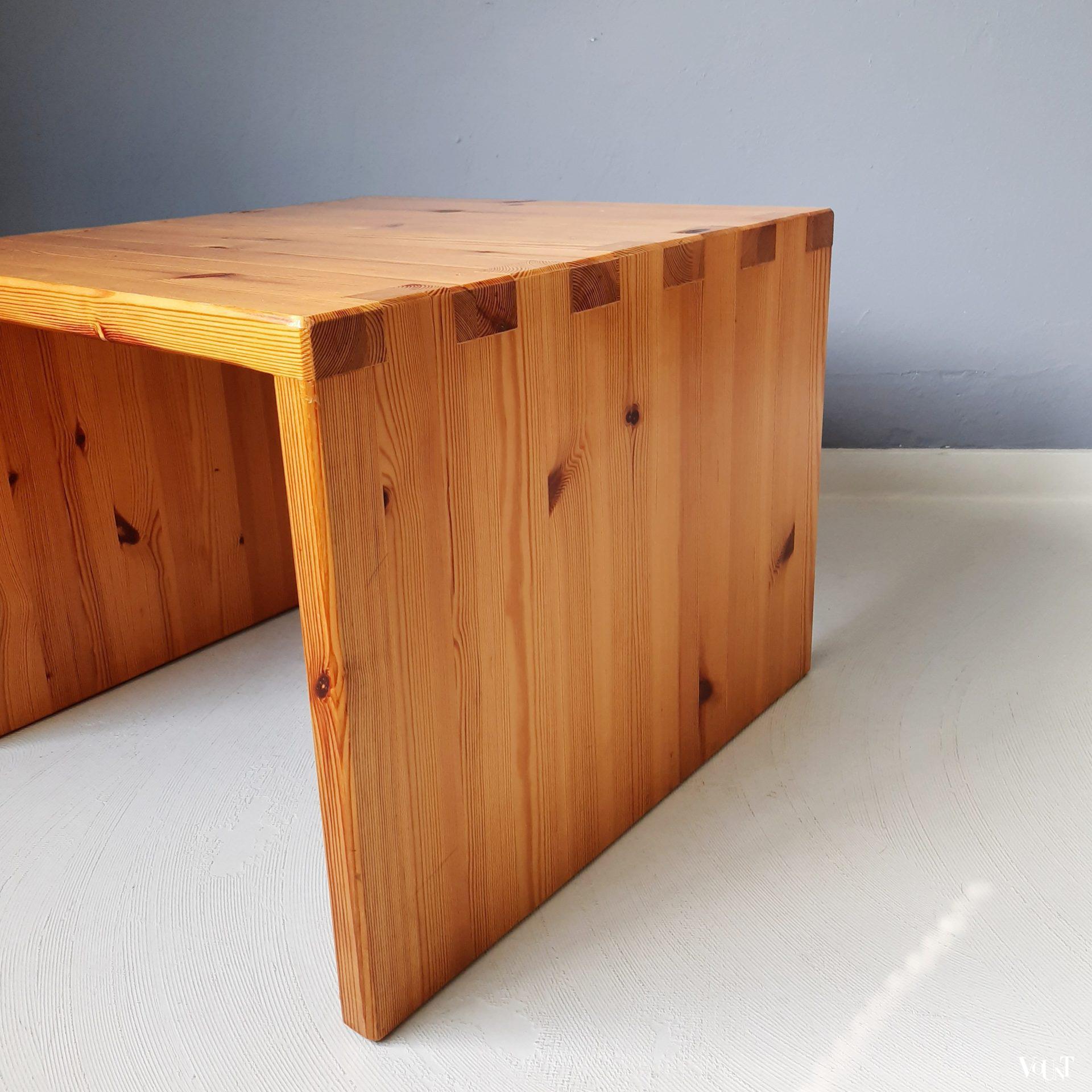 Grenenhouten bijzettafel, Ate van Apeldoorn, jaren '70