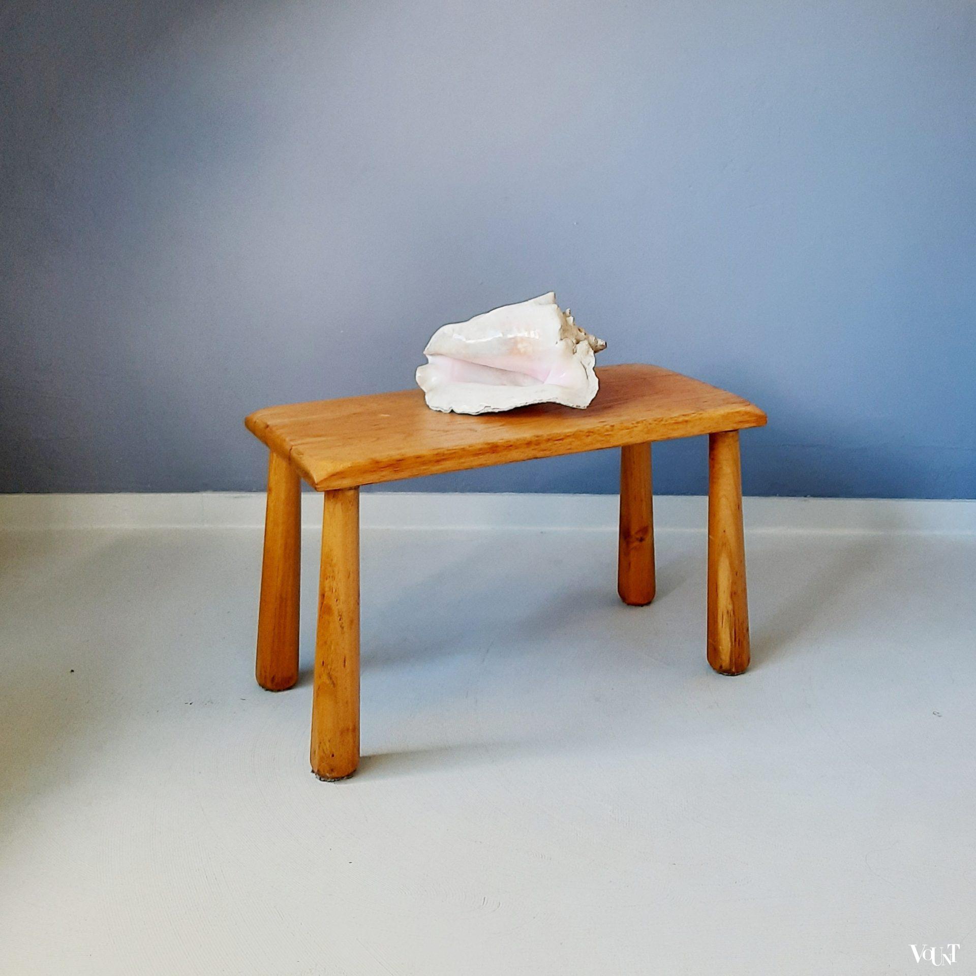 Brutalist eikenhouten bijzettafeltje, jaren '60