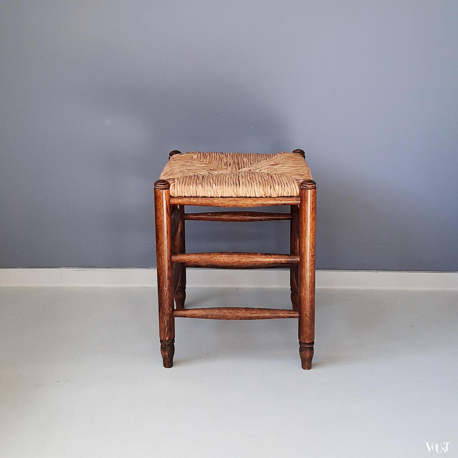 Houten kruk met biezen zitting, jaren '60