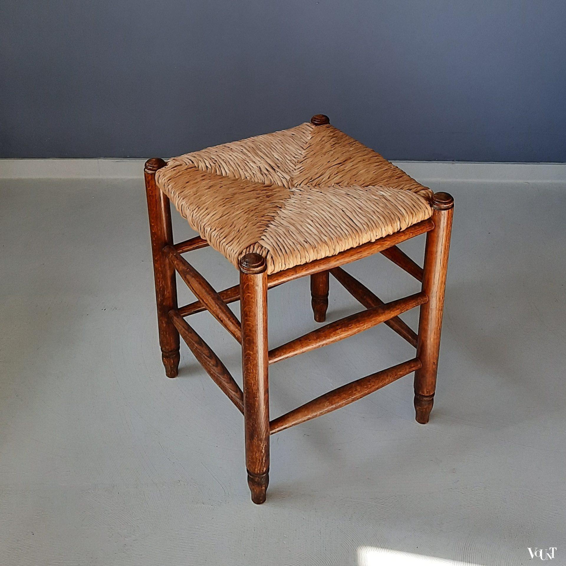 Houten kruk met biezen zitting, jaren '60