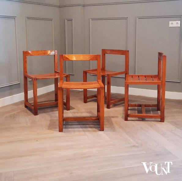Set van 4 grenen eetkamerstoelen, jaren '70