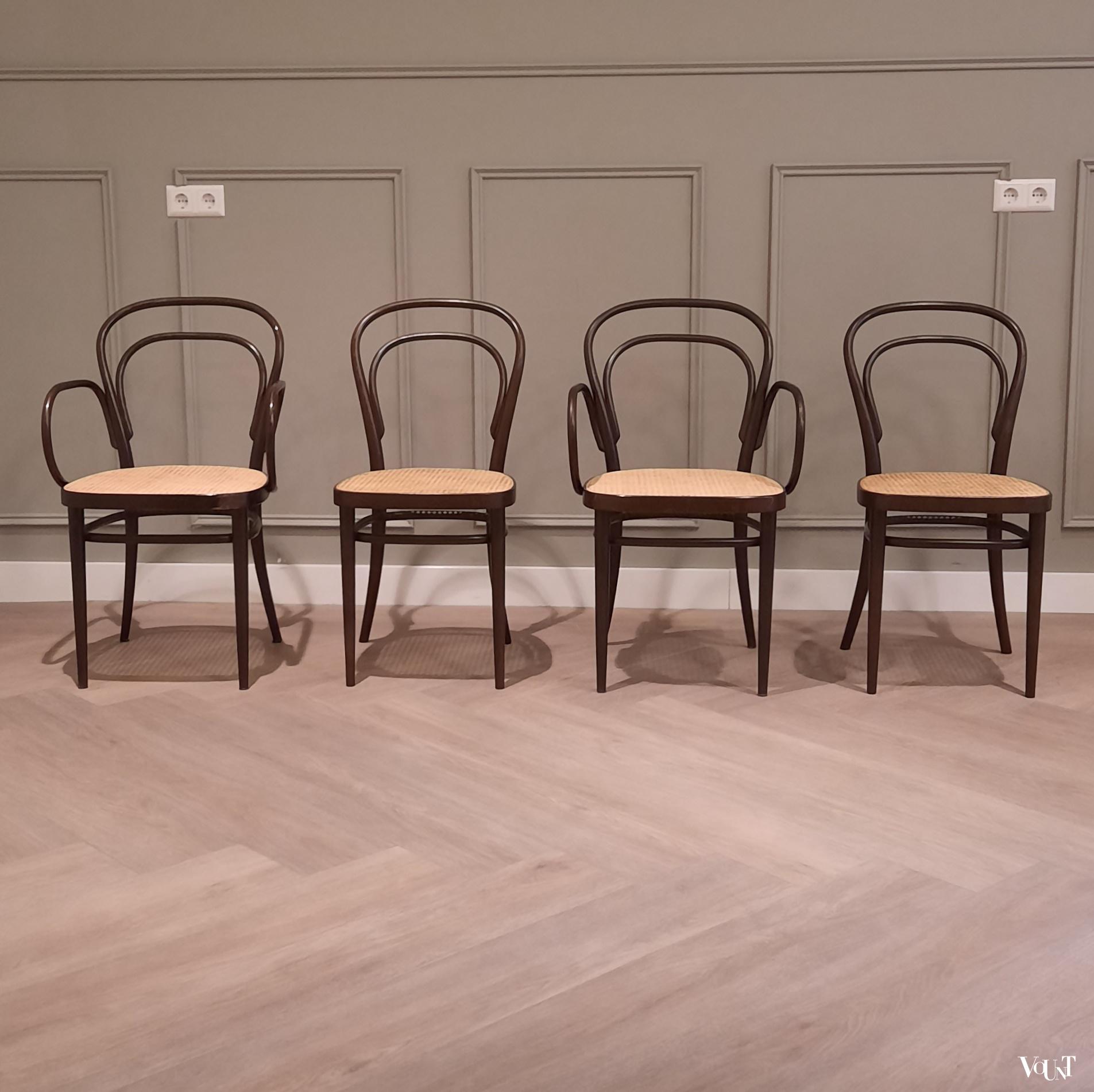Set van 4 Thonet-stoelen nr. 214, jaren '70