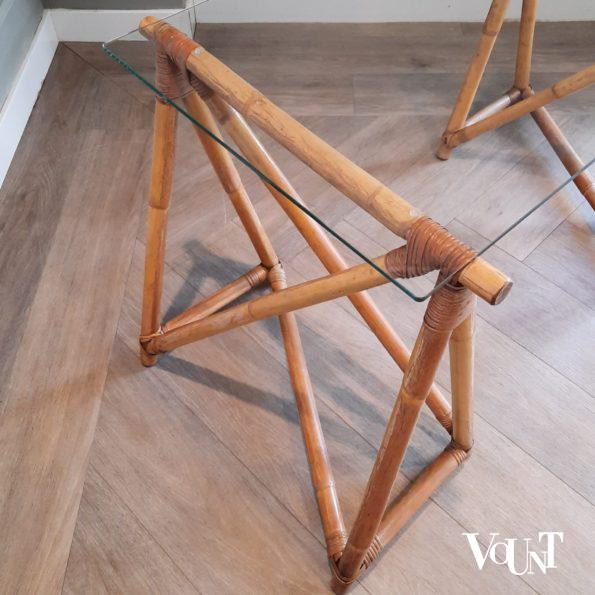 Vintage bamboe schragen met glazen blad