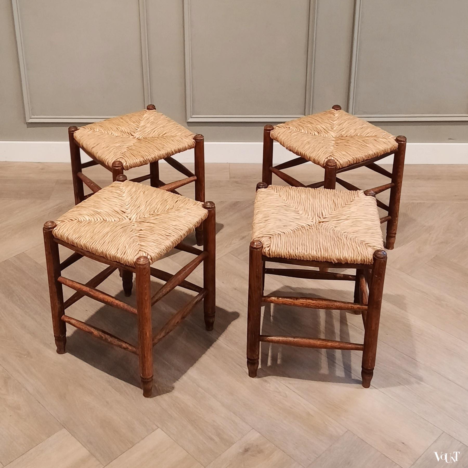 Set van 4 houten krukken met biezen zitting, jaren '60