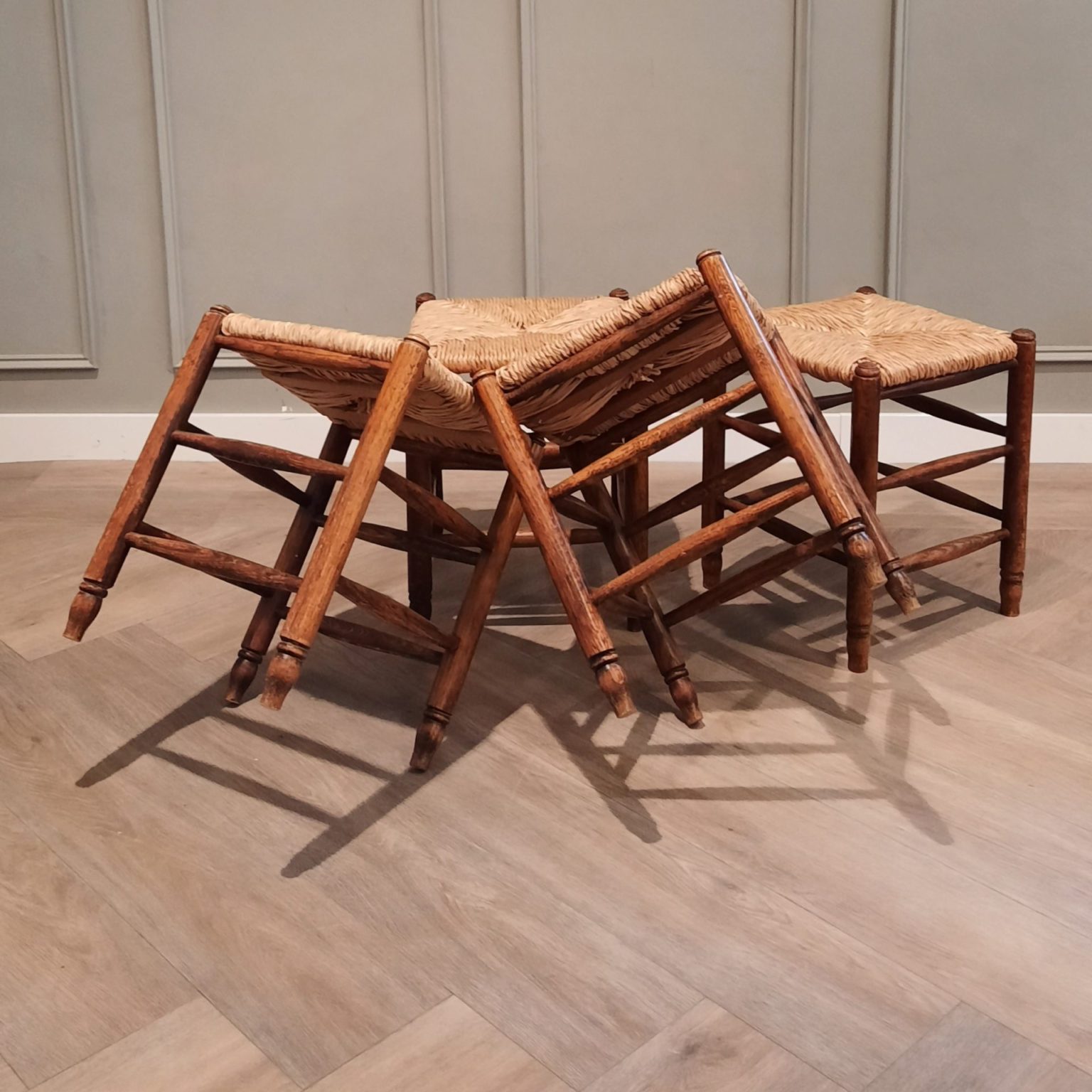 DECO FACTORY, HD7626, Lot de 2 Tabourets Bois Harald, Natural Crush
