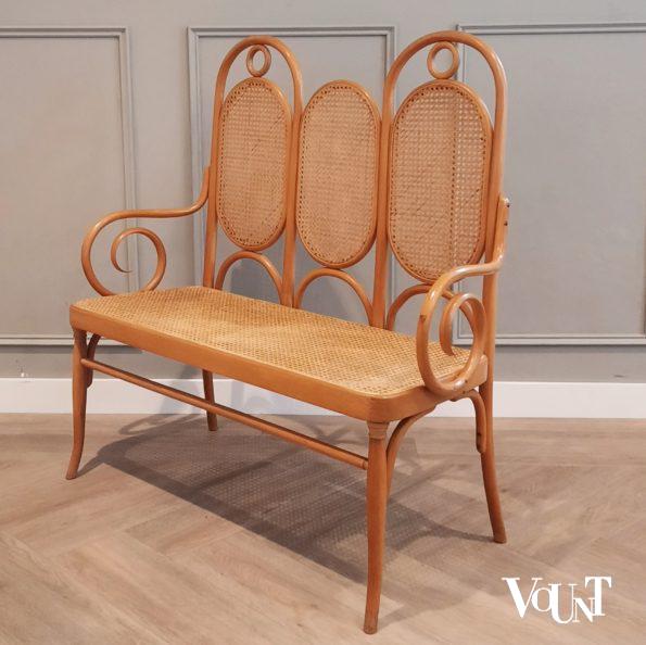 Beukenhouten bentwood / rotan bank nr. 207, Thonet, jaren '70