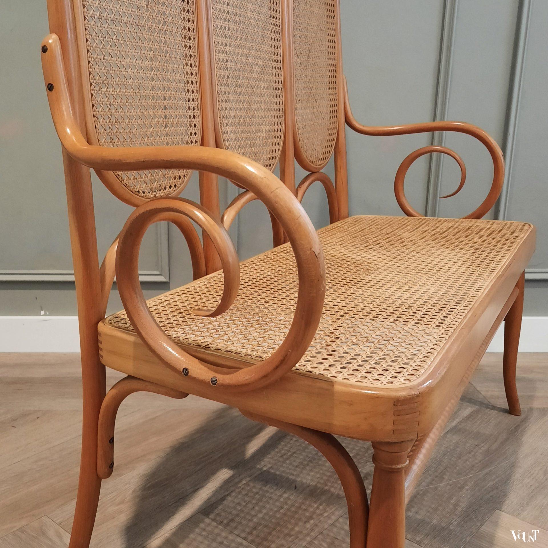 Beukenhouten bentwood / rotan bank nr. 207, Thonet, jaren '70