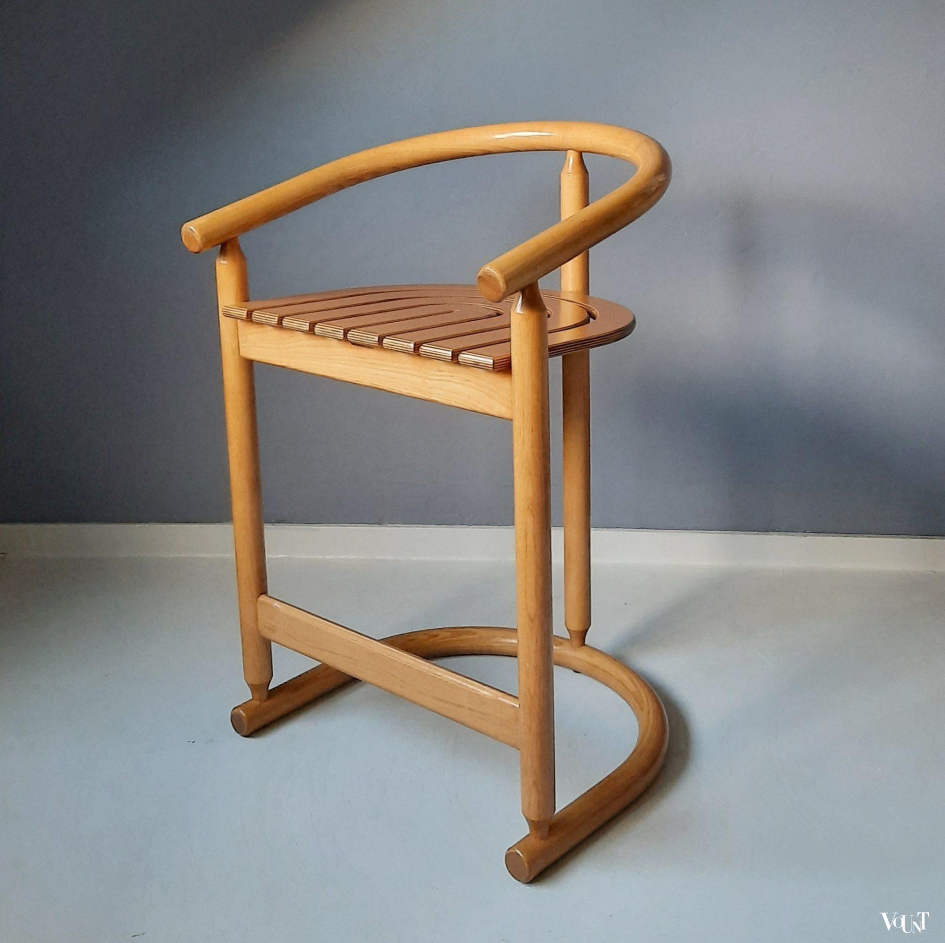 Set van 2 essenhouten barstoelen, Allmilmö, jaren '80/'90