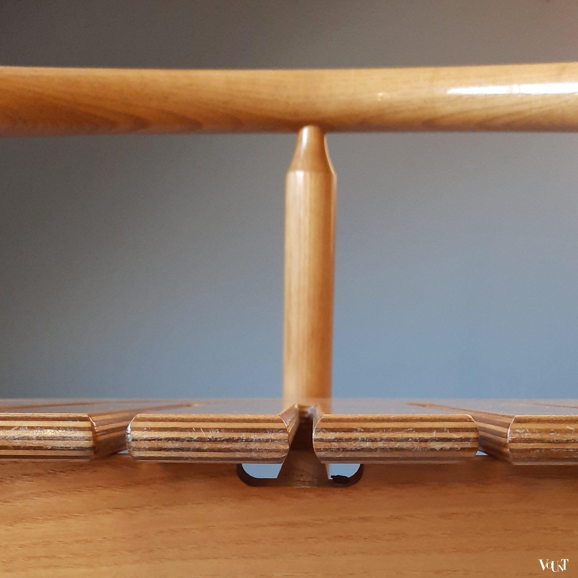 Set van 2 essenhouten barstoelen, Allmilmö, jaren '80/'90