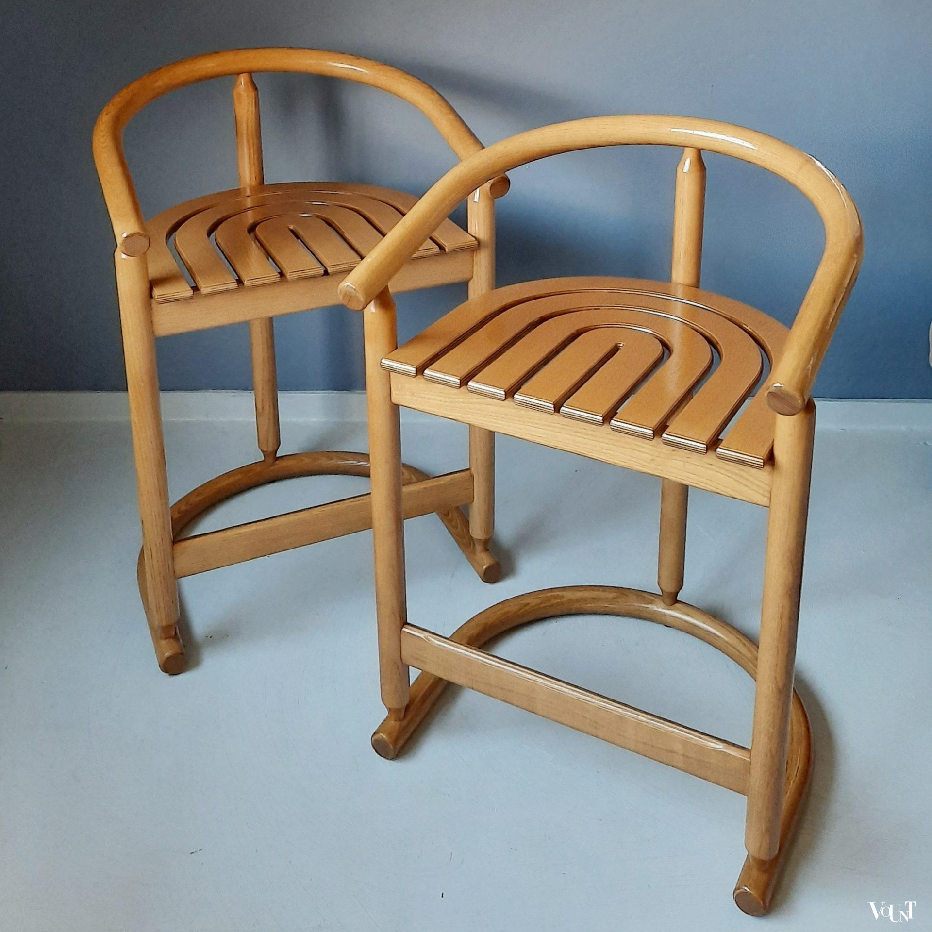 Set van 2 essenhouten barstoelen, Allmilmö, jaren '80/'90