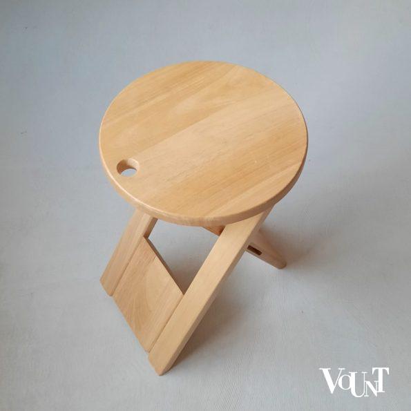 Set van 2 opvouwbare houten krukken, attr. Roger Tallon, jaren '70