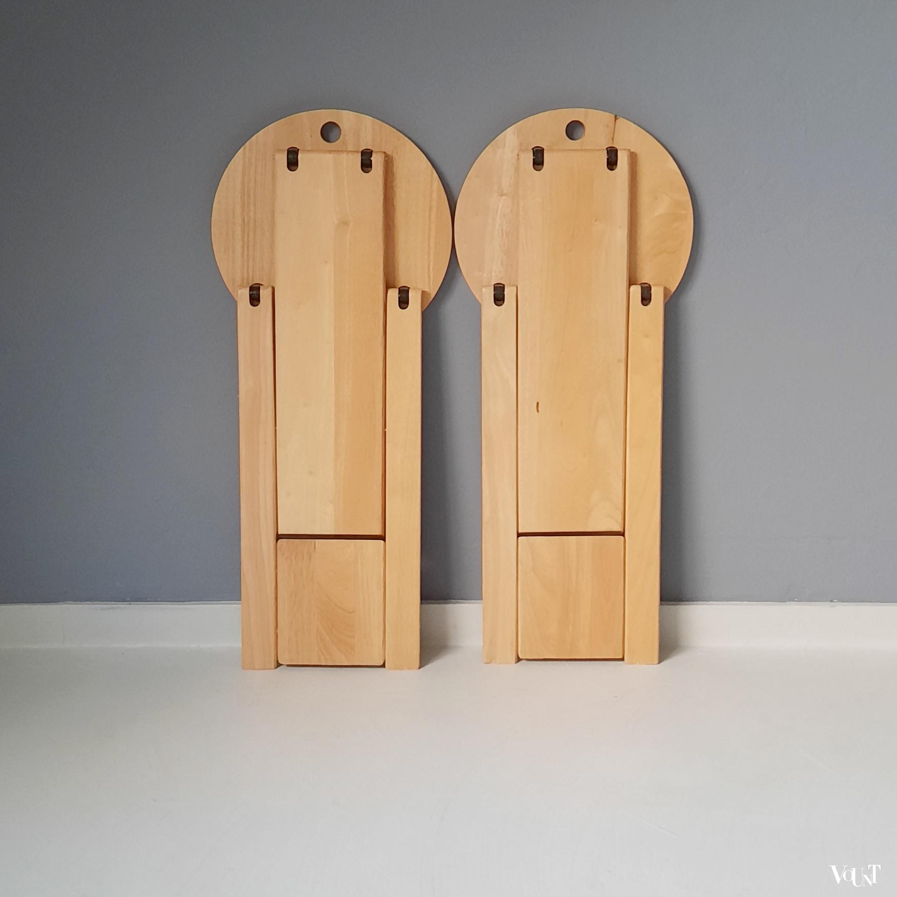 Set van 2 opvouwbare houten krukken, attr. Roger Tallon, jaren '70