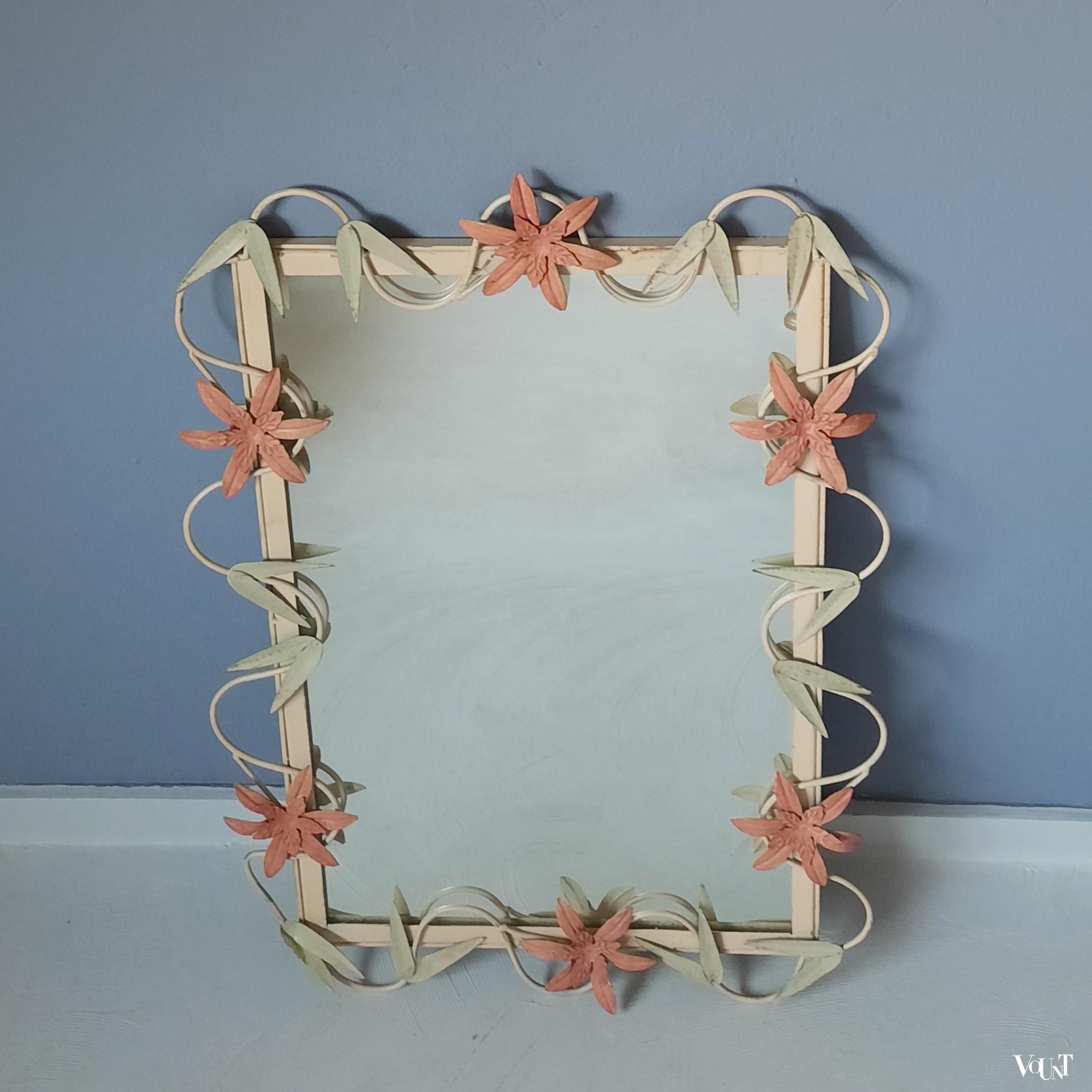 Grote metalen wandspiegel bloemen, jaren '50