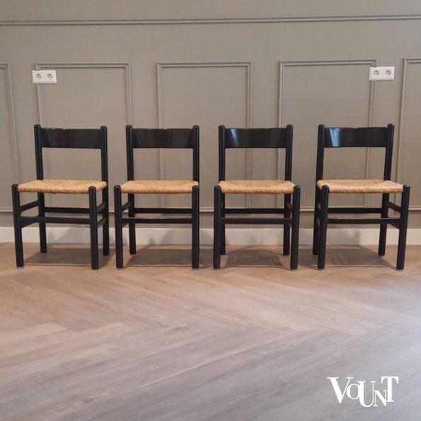 Set van 4 vintage zwarte eettafelstoelen met biezen zittingen, jaren '60/'70