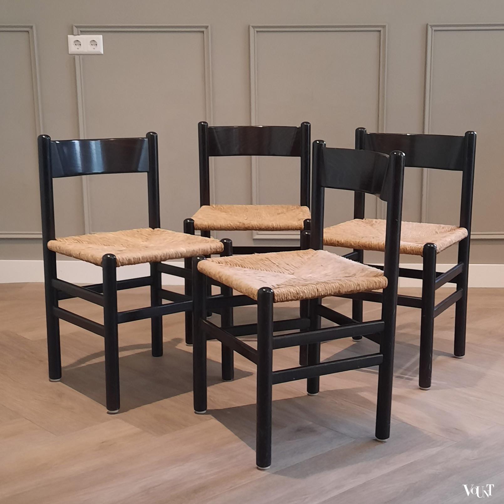Set van 4 vintage zwarte eettafelstoelen met biezen zittingen, jaren '60/'70