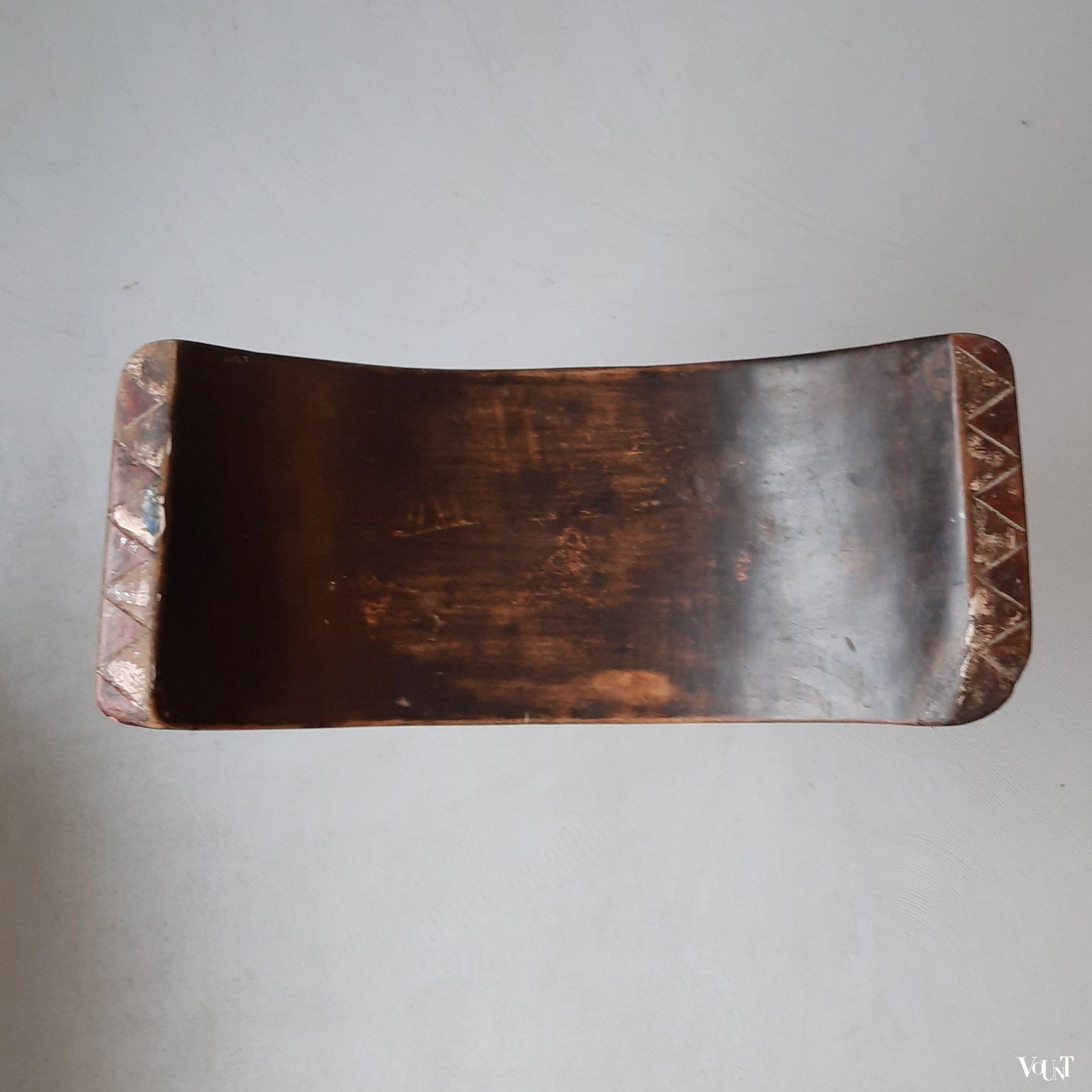 Kubistische Asante of ashanti "tribal" kruk, Ghana, 1e helft 20e eeuw