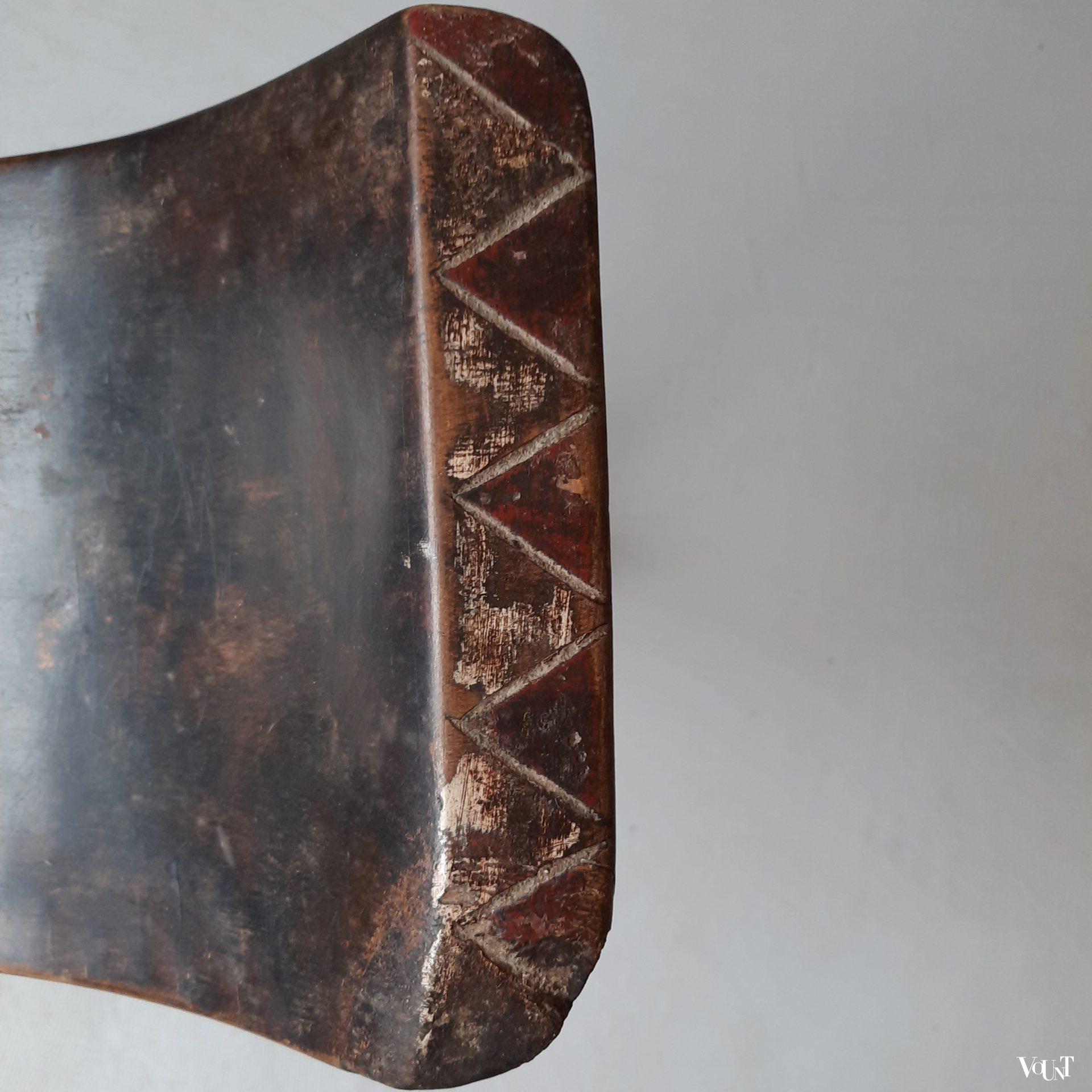 Kubistische Asante of ashanti "tribal" kruk, Ghana, 1e helft 20e eeuw