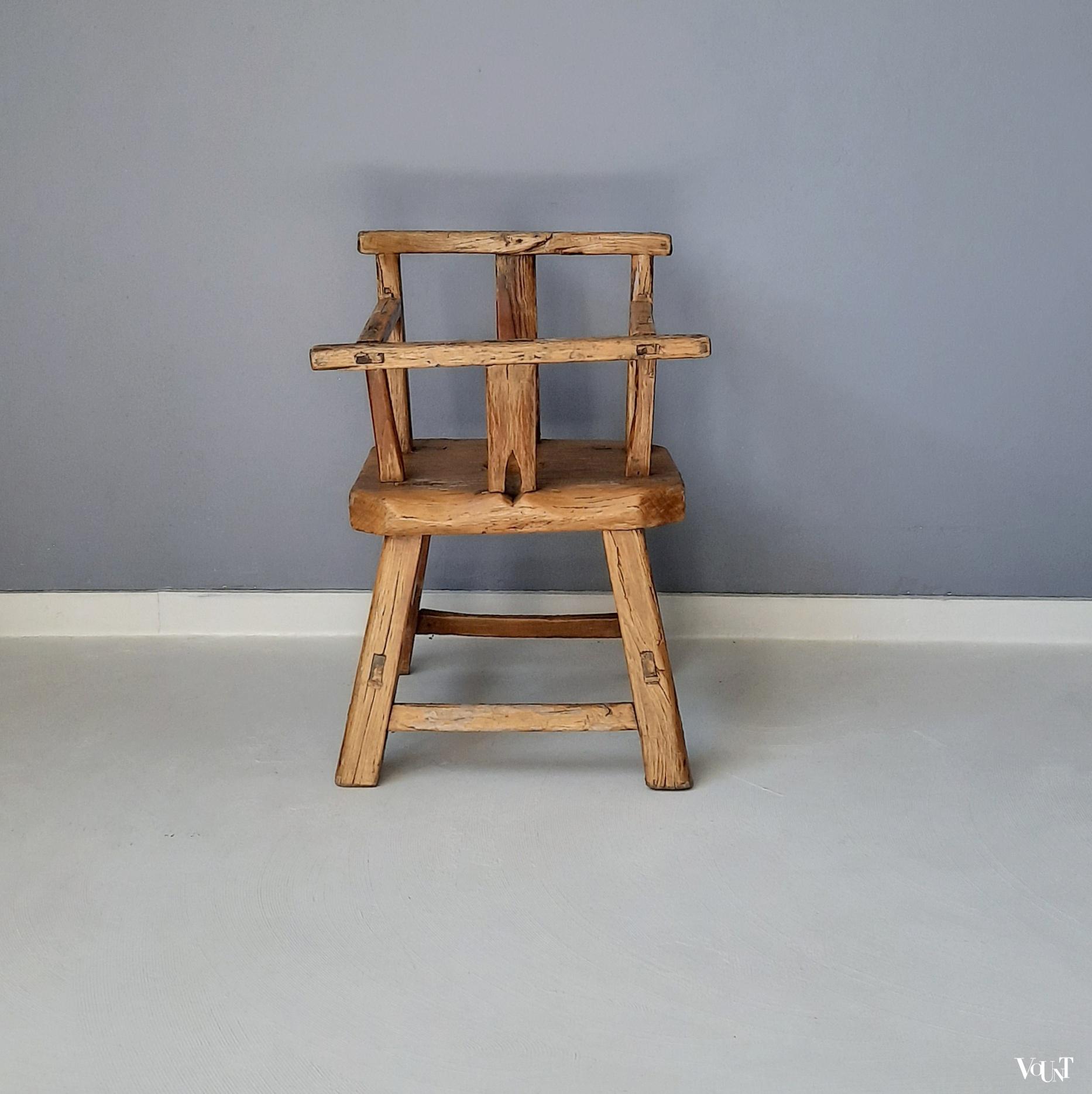 Antiek Aziatisch houten kinderstoeltje