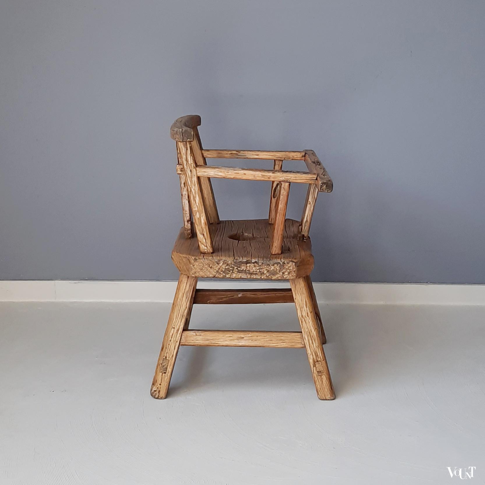 Antiek Aziatisch houten kinderstoeltje