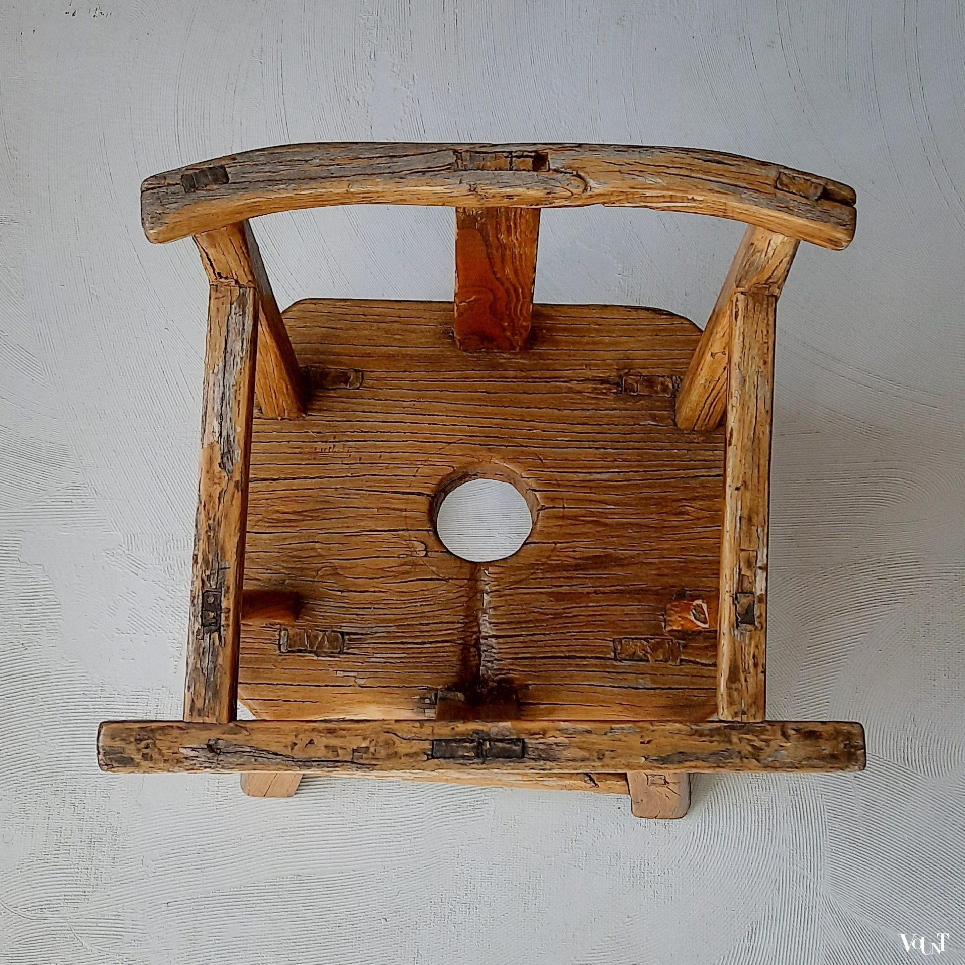 Antiek Aziatisch houten kinderstoeltje