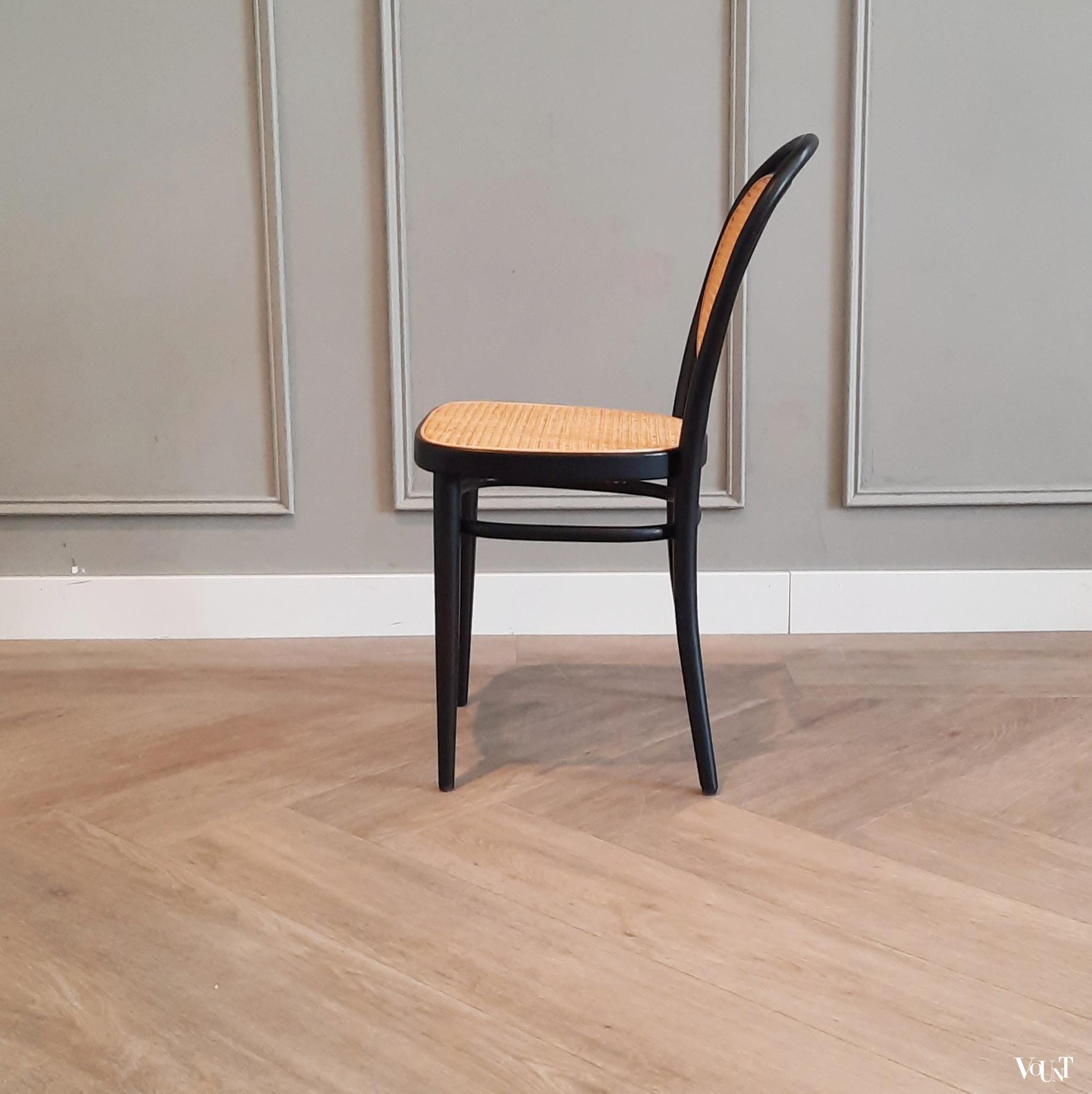 Stoel nr. 215 R, Thonet, jaren '80 (zwart)