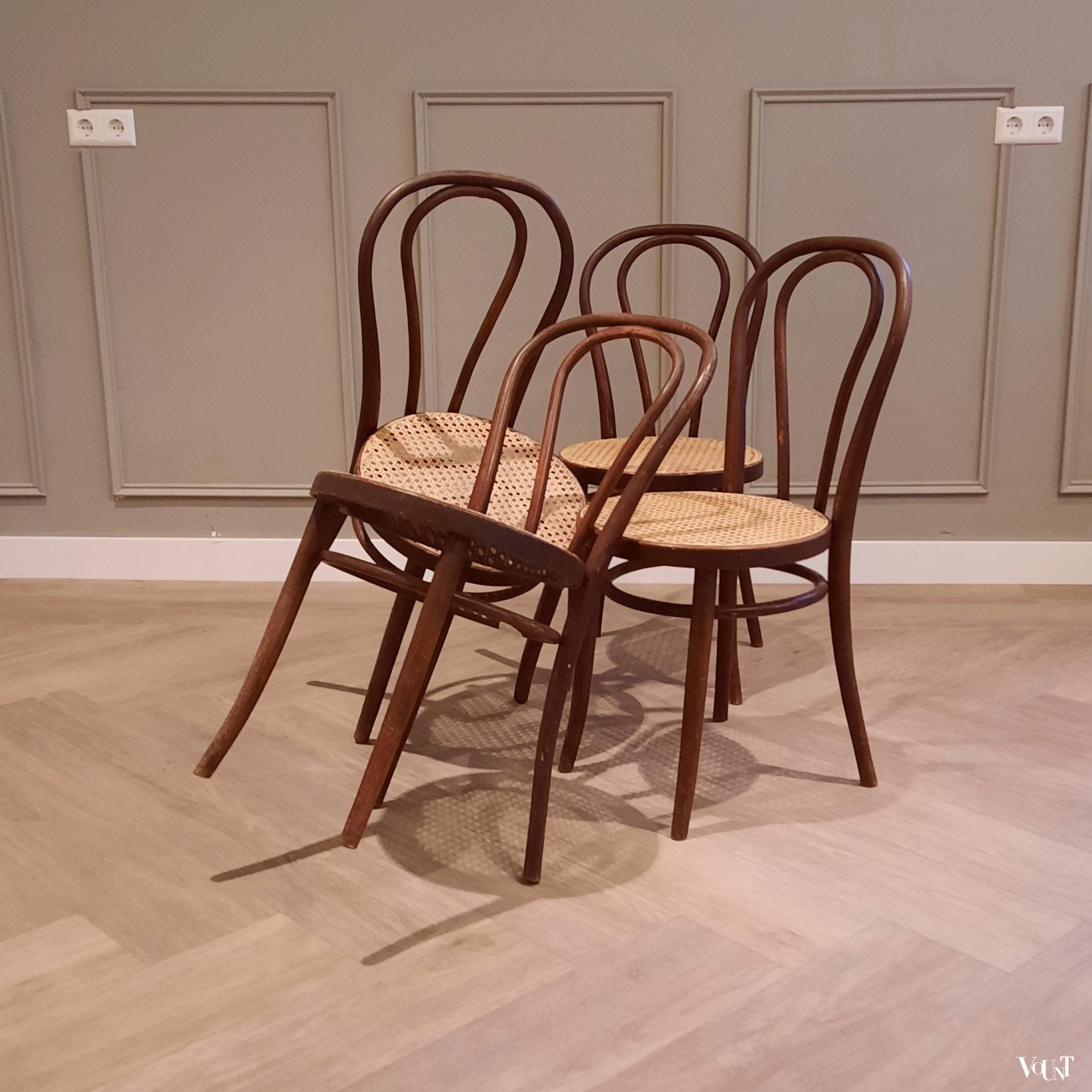 Set van 4 nr. 18 stoelen, Romania, jaren '60/'70