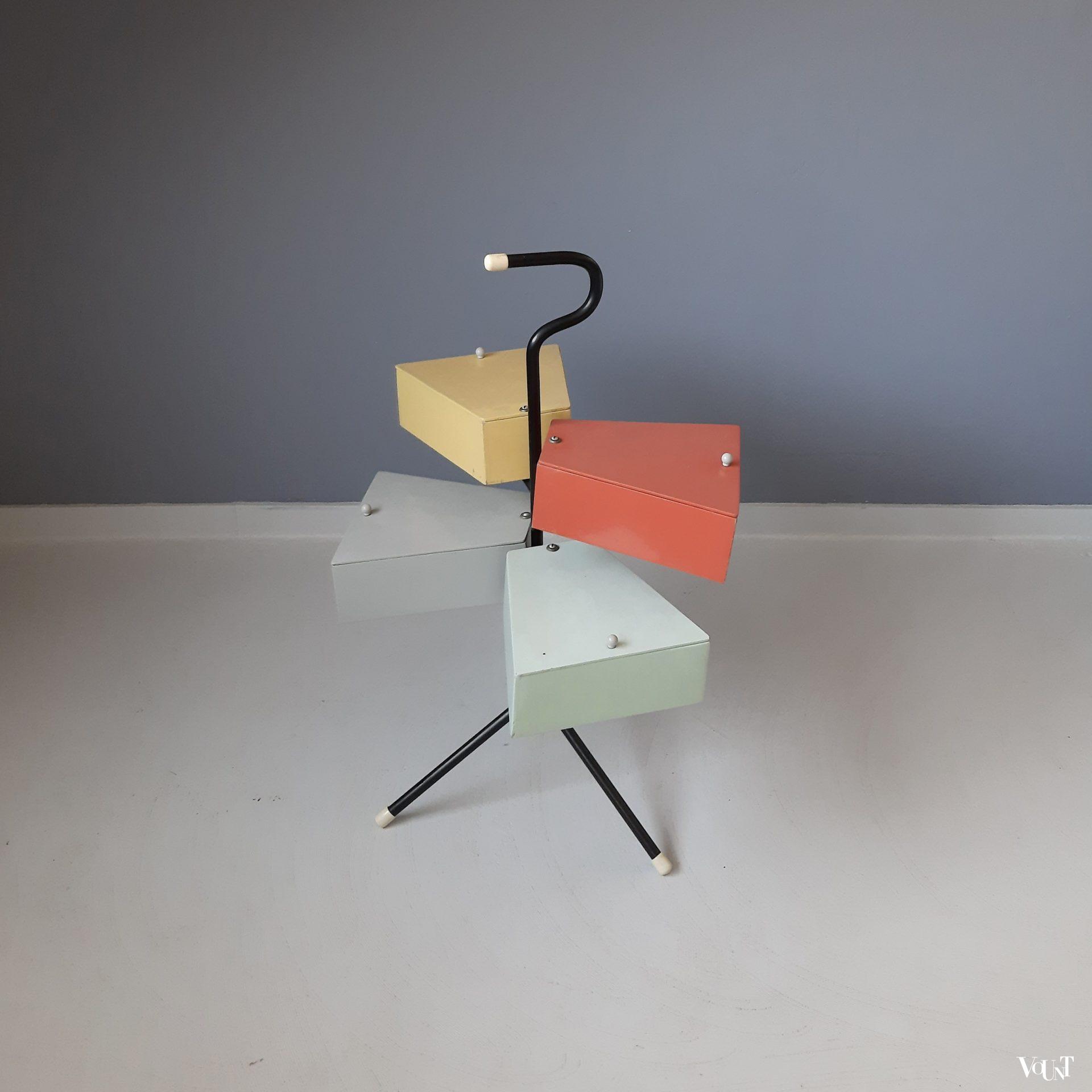 Naaimeubel op metalen standaard, Metalux, jaren '50