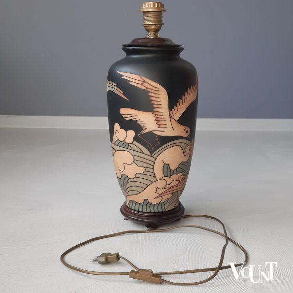 Chinese vaaslamp met reliëfdecoratie vogels, jaren '80