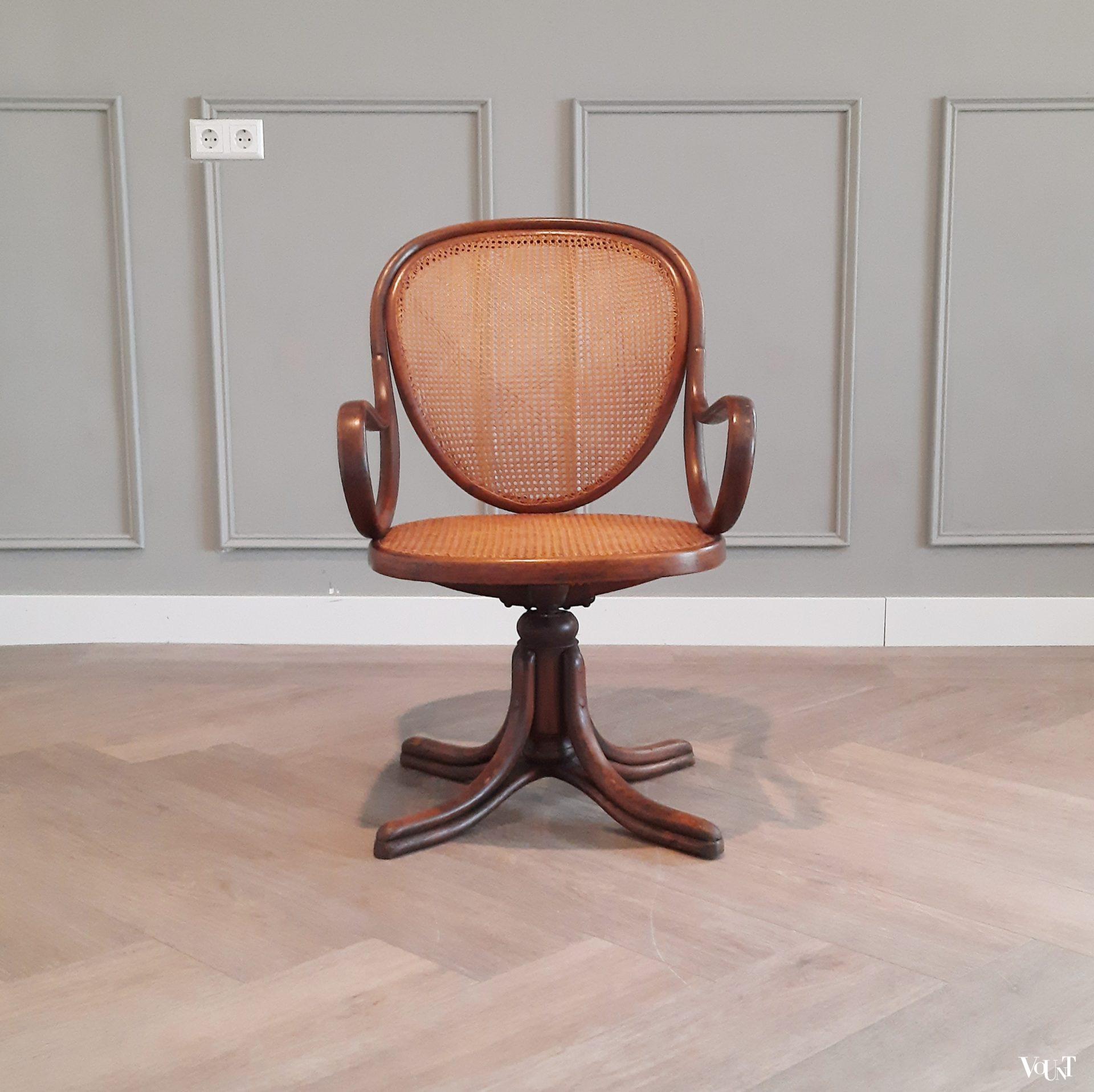 Thonet bureaustoel met rotan zitting en rugleuning, Nr. 5901, rond 1900