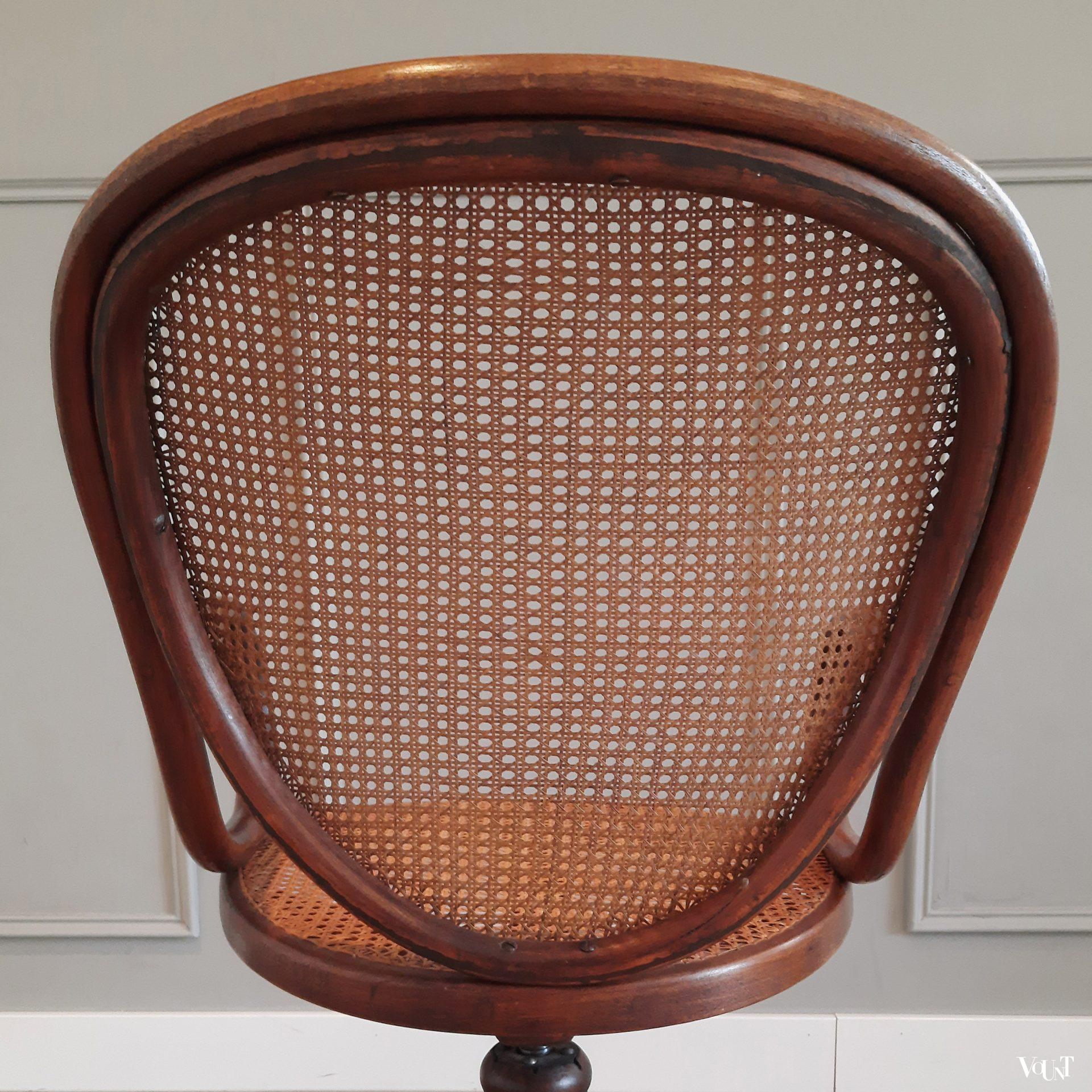 Thonet bureaustoel met rotan zitting en rugleuning, Nr. 5901, rond 1900