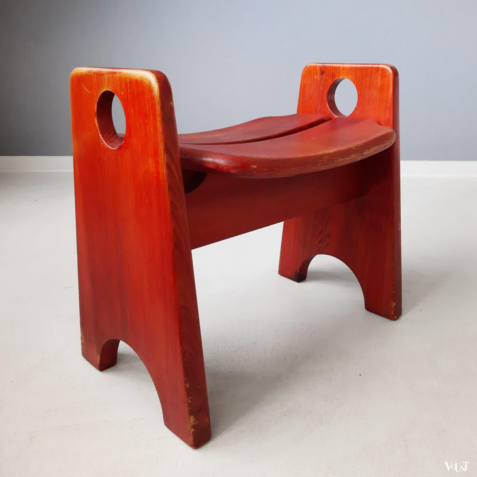 Rode grenen kruk, Gilbert Marklund voor Furusnickarn AB, jaren '70