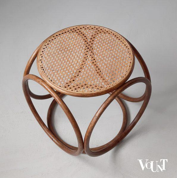 Kruk met houten ringen en rotan webbing, jaren '70