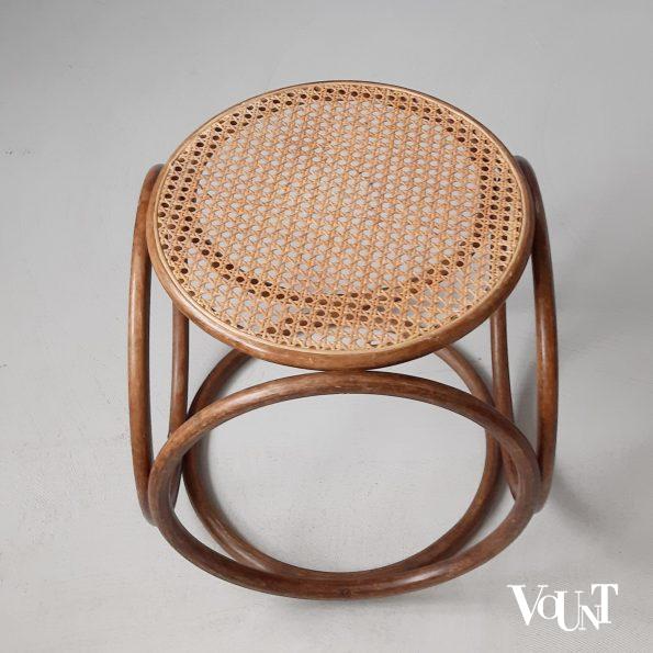 Kruk met houten ringen en rotan webbing, jaren '70