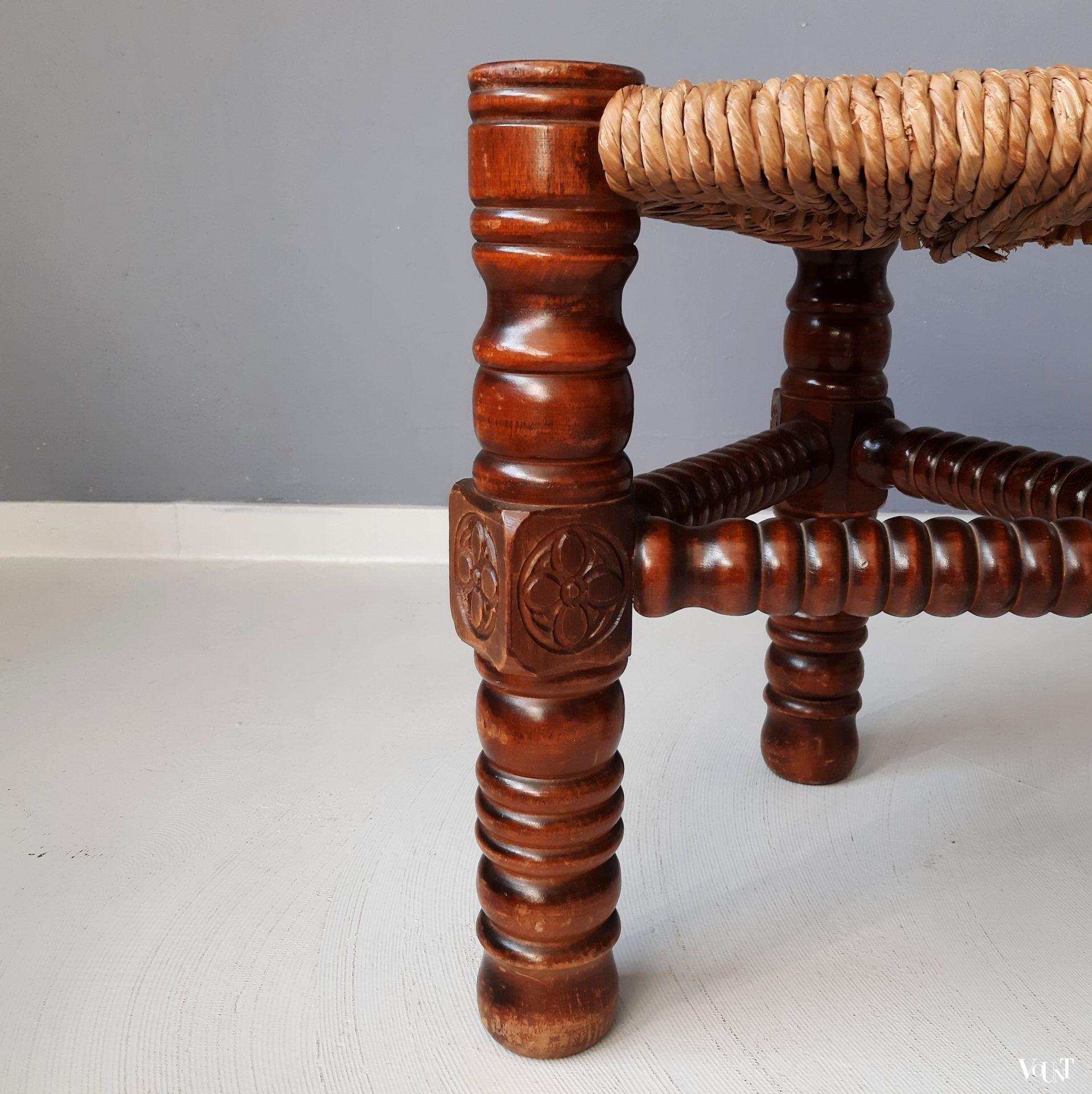 Set van 2 Spaanse krukken met biezen zitting