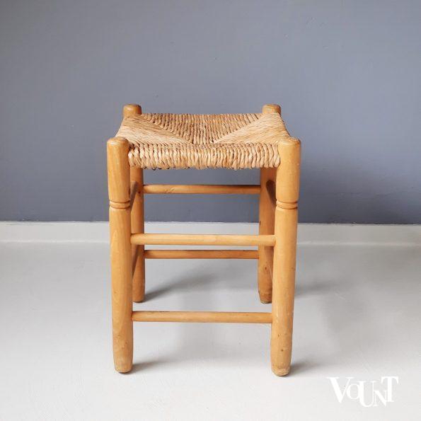 Houten kruk met biezen zitting, jaren '60